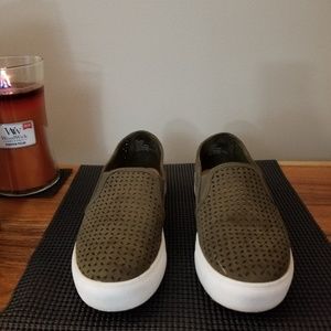 Mia Dark green slide on flats